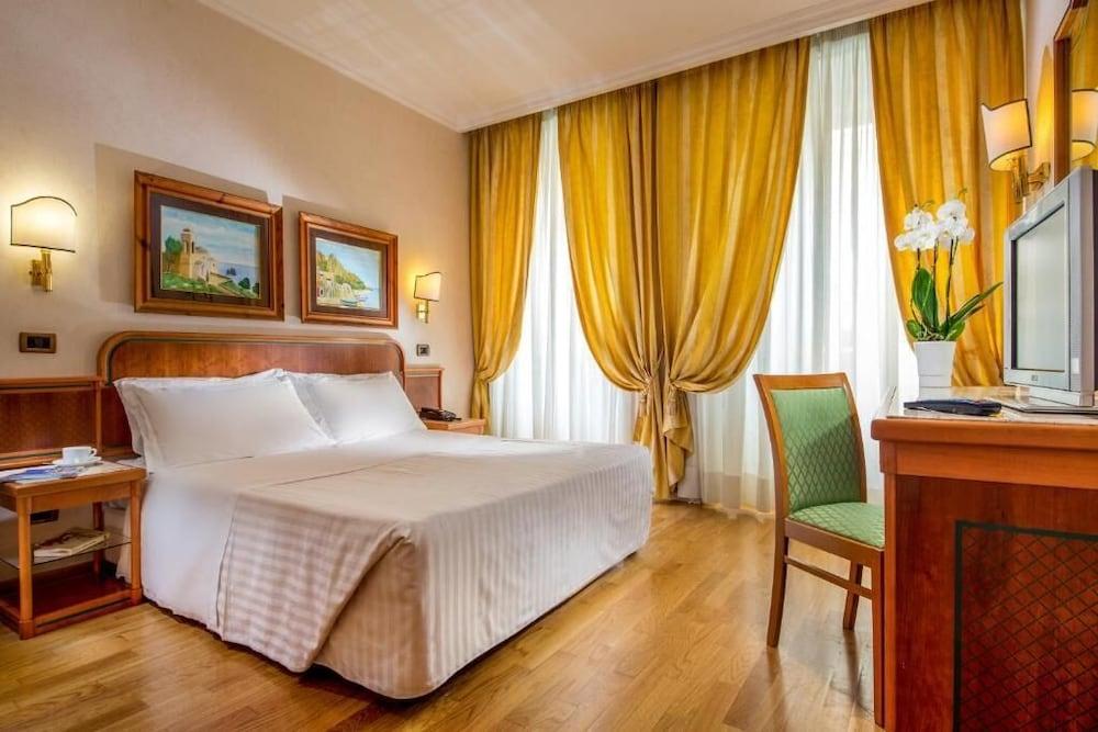 Hotel Regno Roma Exterior foto