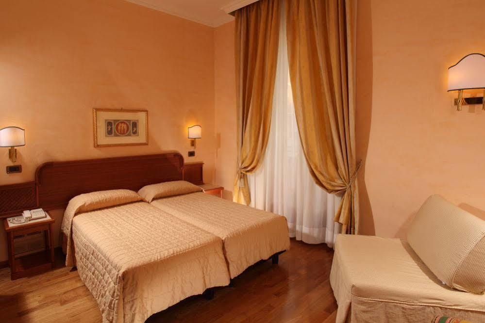 Hotel Regno Roma Exterior foto